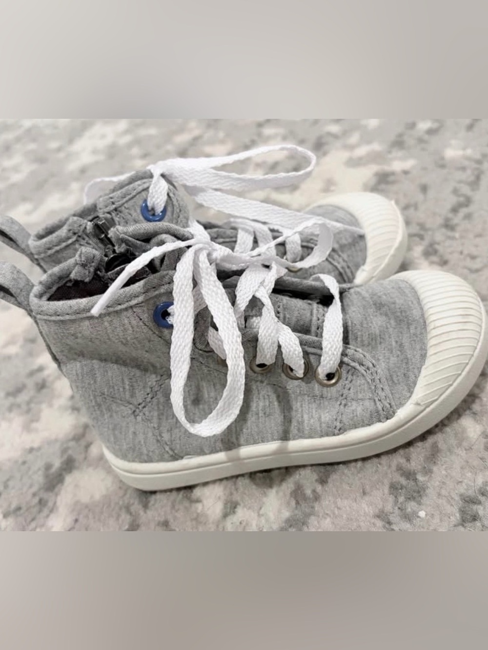 Gray Kids High-Top Sneakers with White Laces toddler boys size 6